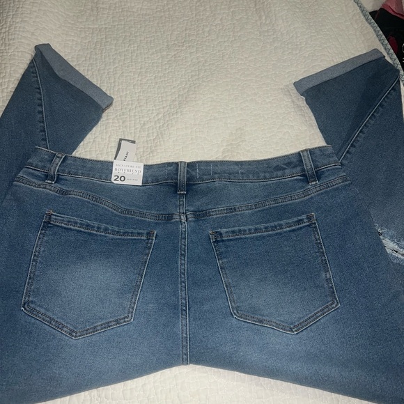 New Lane Bryant Signature Fit Boyfriend. Flex Magic Waistband Jeans - Picture 5 of 7